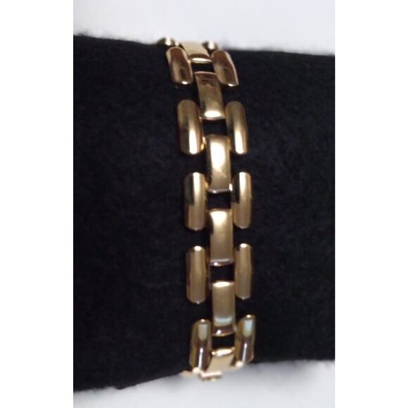 Vintage Bracelet Signed Napier Gold Tone Patterned Panel Links Shiny Fold Clasp - Picture 1 of 8